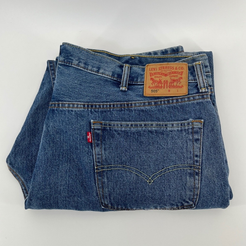 Levi's 505 Regular Fit Jeans Mens 48x32 Blue Medium Wash Denim Straight Leg